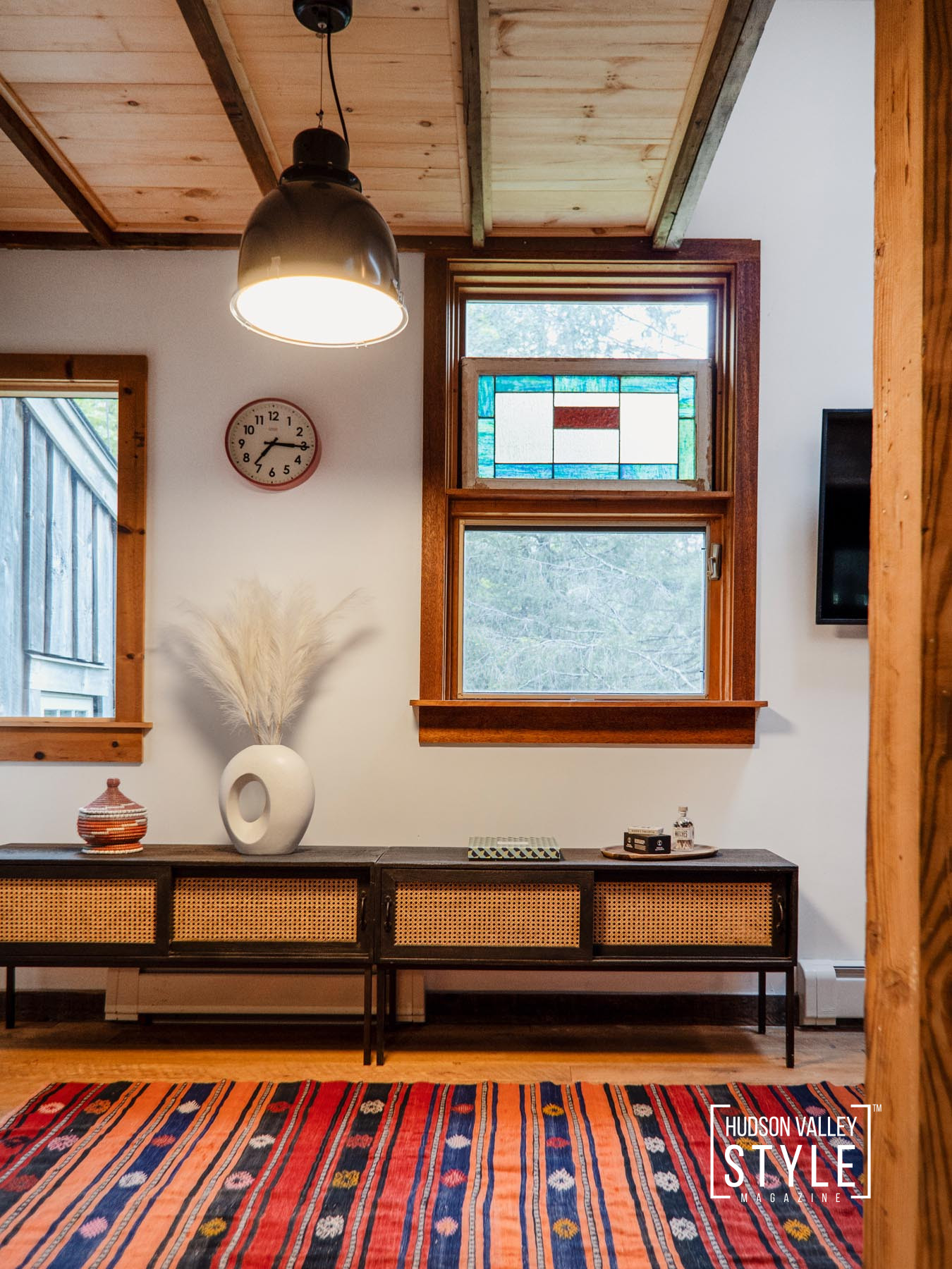Discover Chic Modern Rustic Airbnb Cabin by the Stony Clove Creek in Catskills – Airbnb Photography by Maxwell Alexander / ALLUVION MEDIA – Hudson Valley Vacation Rental Management