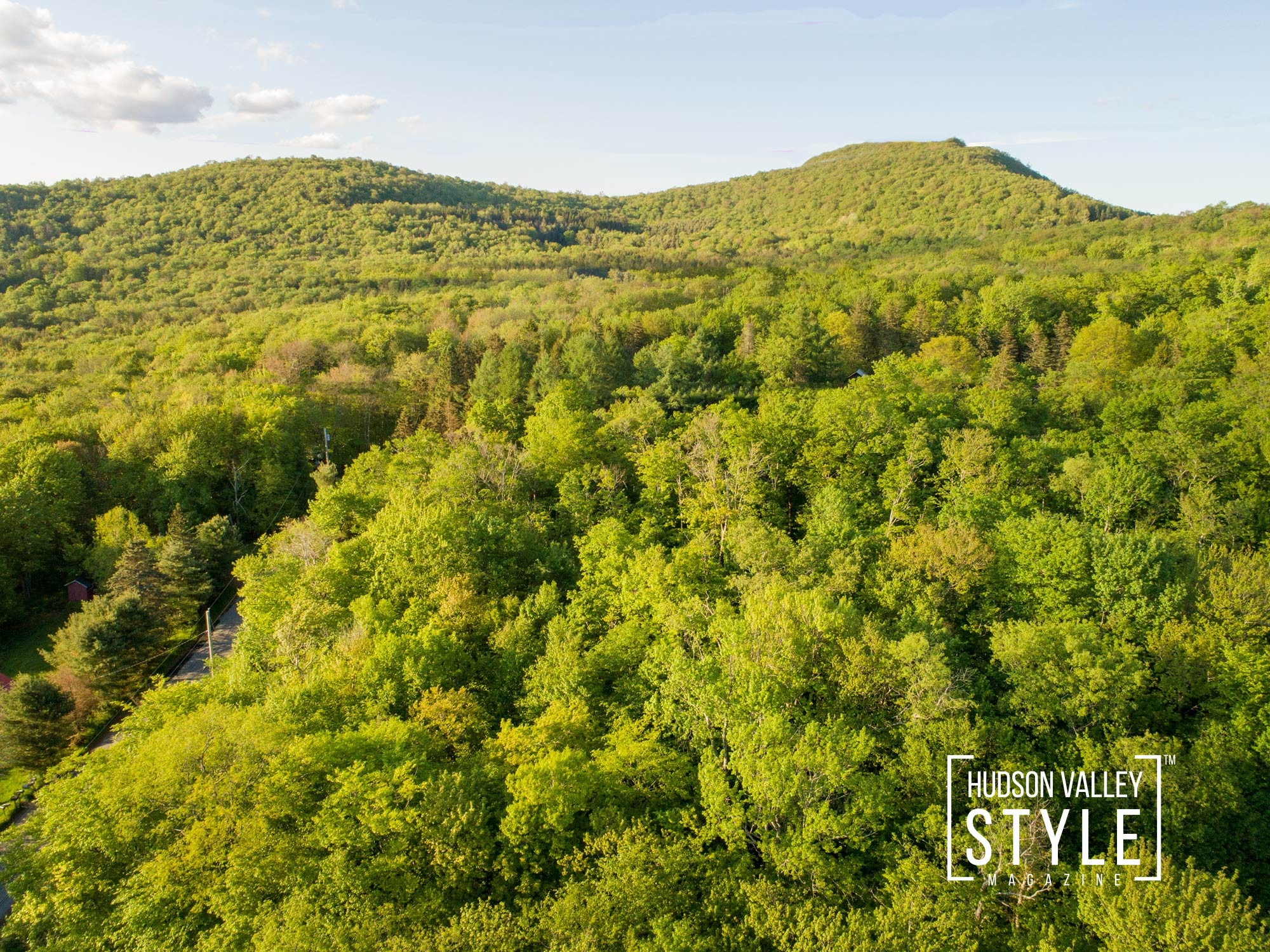 Discover a Cozy Modern Rustic Airbnb Cabin With Stunning Views of the Catskill Mountains – Presented by Alluvion Vacations – Hudson Valley Vacation Rental Management – Airbnb Photography by Maxwell Alexander / Alluvion Media