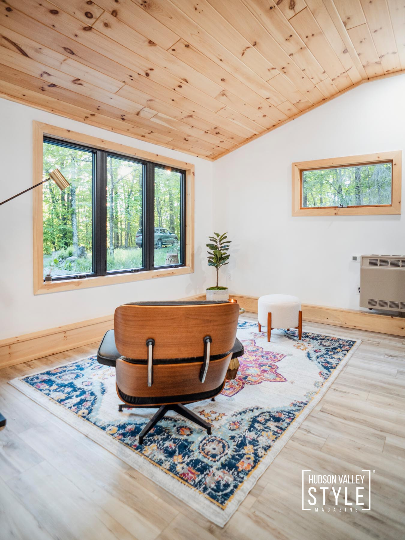 Discover a Cozy Modern Rustic Airbnb Cabin With Stunning Views of the Catskill Mountains – Presented by Alluvion Vacations – Hudson Valley Vacation Rental Management – Airbnb Photography by Maxwell Alexander / Alluvion Media