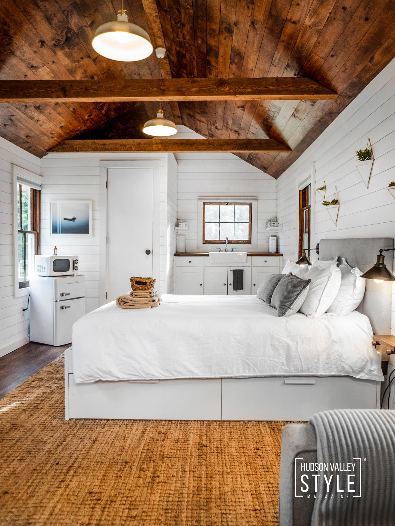 Spend a Weekend in a Charming Tiny Cottage on a Farm in the Hudson Valley – Airbnb Review by Photographer Maxwell Alexander / Alluvion Media