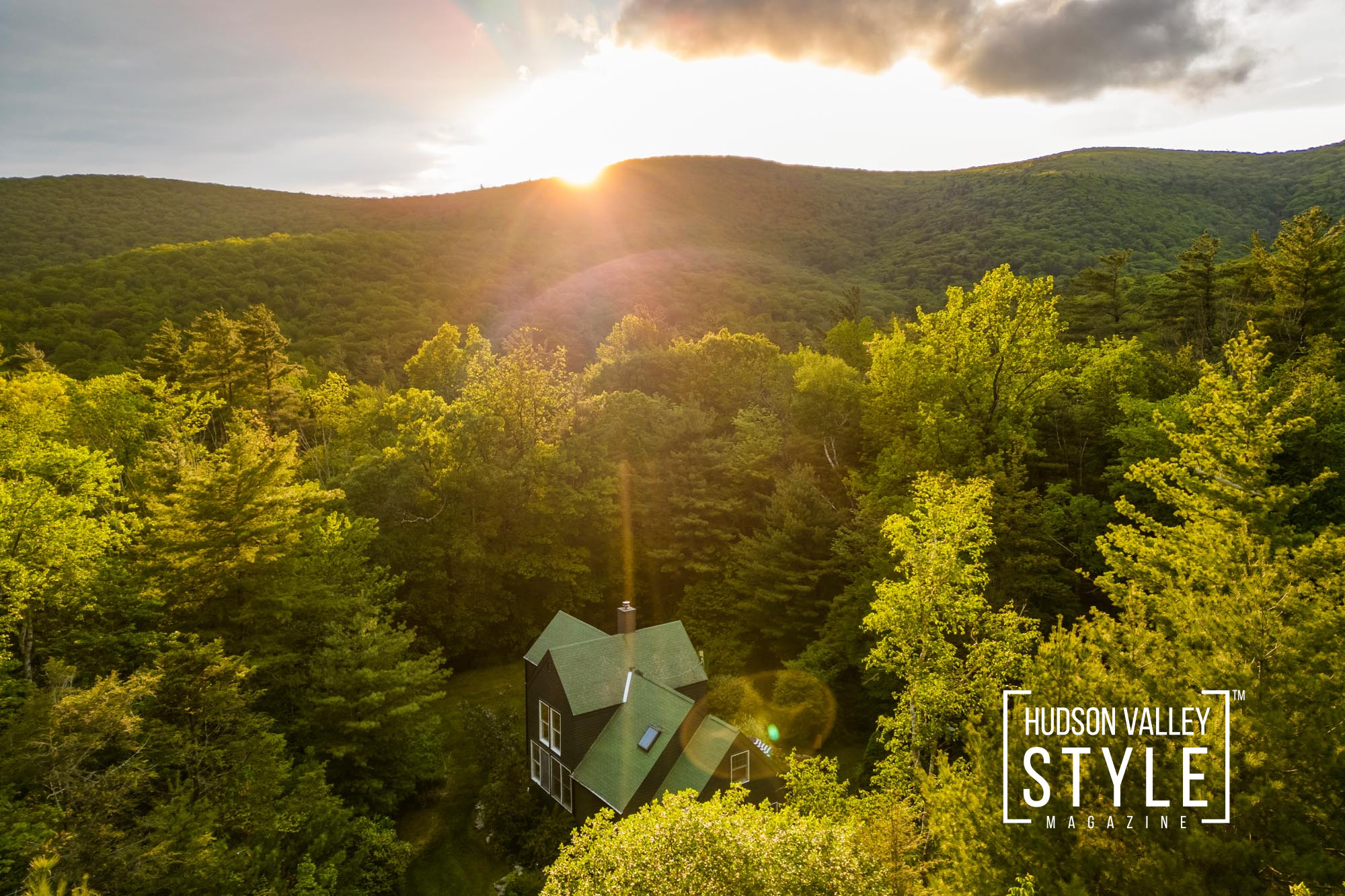 Blending Rustic Charm and Modern Elegance of the Catskills: Maxwell Alexander’s Airbnb Cabin Photoshoot in Kerhonkson – Presented by Alluvion Media