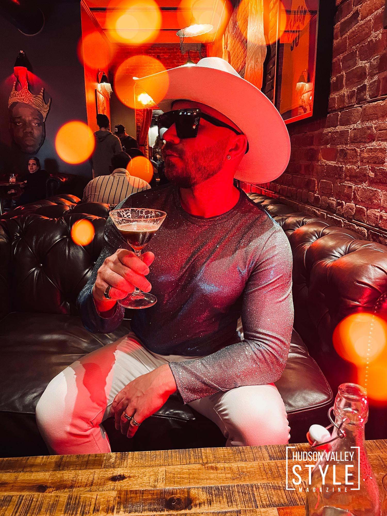 The Vinyl Room in Beacon, NY – Where Food, Music, Dancing, and Nightlife Collide – Hudson Valley Nightlife Reviews with Fitness Model Maxwell Alexander – Presented by Alluvion Vacations