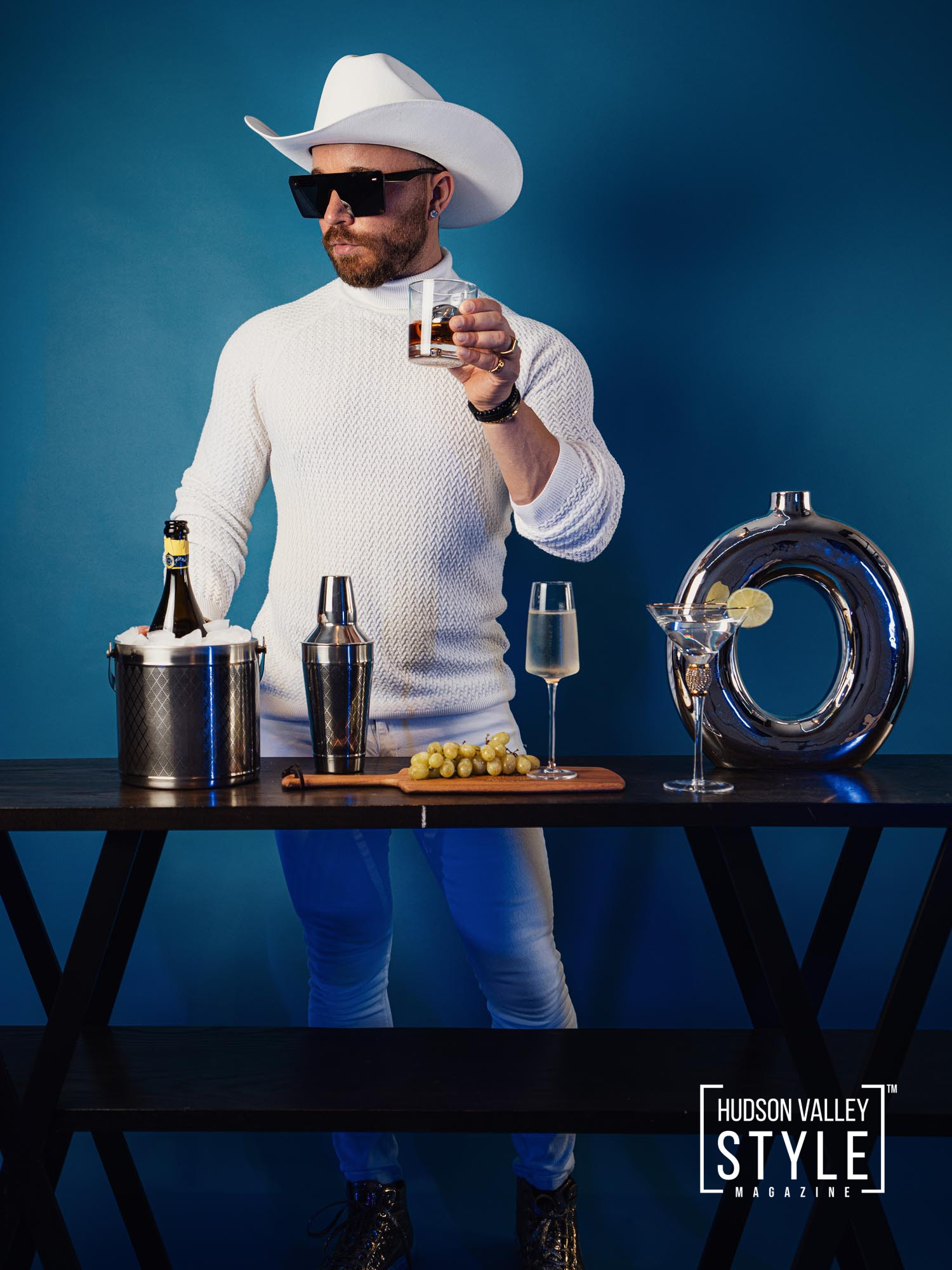 How to Turn Your Hudson Valley Hideaway into Mixology Playground: A Recipe for Epic Winter Vacay Vibes! – January 2024 Cover Story – Hudson Valley Style Mixology with Maxwell Alexander – Presented by Alluvion Vacations