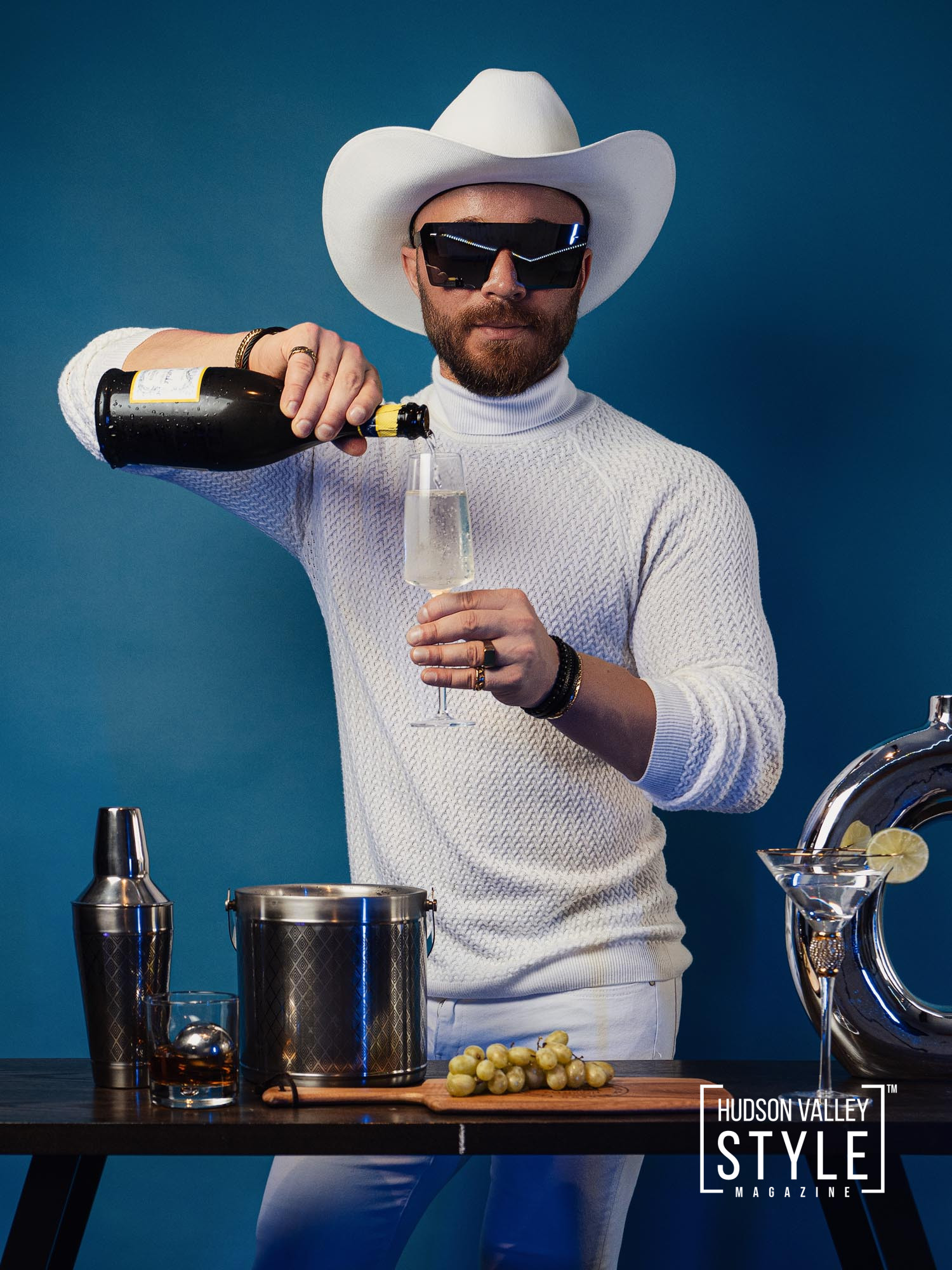 How to Turn Your Hudson Valley Hideaway into Mixology Playground: A Recipe for Epic Winter Vacay Vibes! – January 2024 Cover Story – Hudson Valley Style Mixology with Maxwell Alexander – Presented by Alluvion Vacations